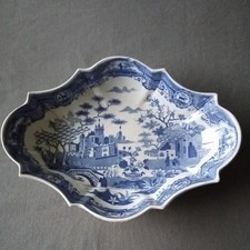 Antica ciotola gotica a forma