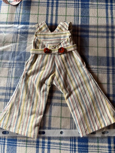 Vêtements pour poupée