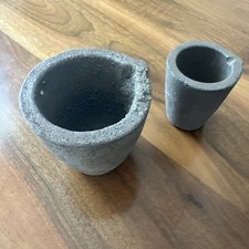 2 Pezzi Crogiuolo Graphite Per Fusione Metalli 7x6 Cm e 9x9 Cm