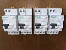 DISJONCTEUR A9N21370