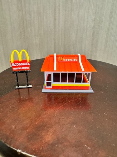 Edificio mcdonalds - edificio,