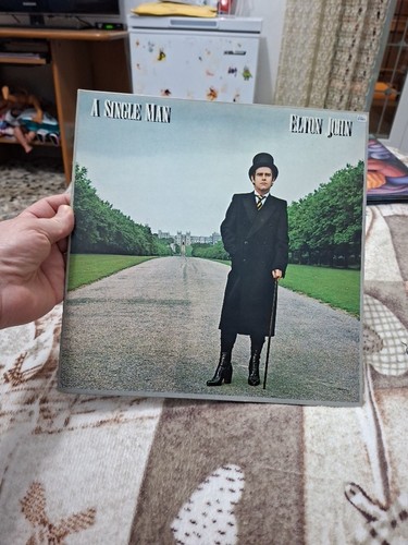 Elton john a single man - elton,