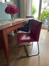 5 sedie Imbottite ecopelle testa di moro + 1 rosso base metallo nero