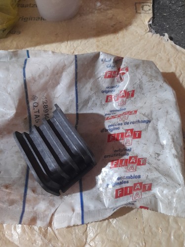 Supporto inferiore radiatore