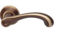 maniglia c/rosetta e bocc. Mandelli Mira 541 brunito