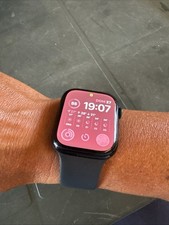 Apple Watch Series 8 45mm Cassa in Alluminio Color Mezzanotte con Cinturino