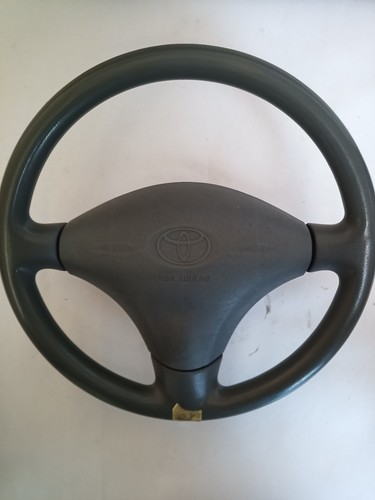 Volante toyota yaris - toyota, j