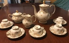 PREZIOSO SERVIZIO CAFFE' D'EPOCA RICHARD GINORI FORMA BAVARIA BORDO ORO ZECCHINO