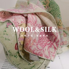 Sciarpa quadrata bordi arrotolati a mano seta e lana nuova boutique stampa foresta 65 cm