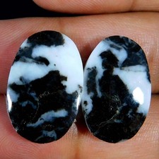 24,75 ct. Coppia di pietre ovali cabochon abbinate turchese bufalo bianco nat...