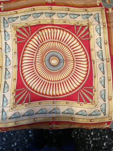 Foulard fendi tema futurista - fendi,