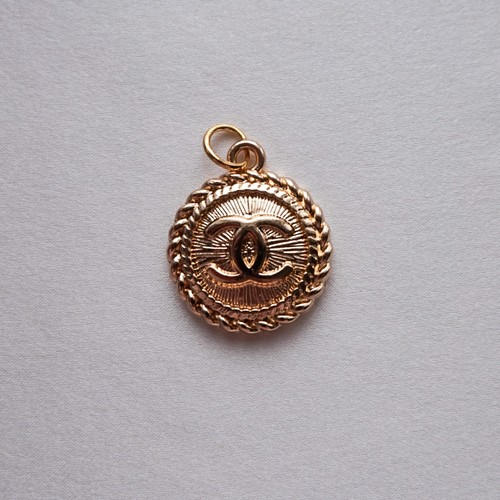 Ciondolo chanel con - chanel,