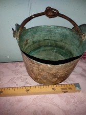 Vecchia secchia da pozzo in rame.