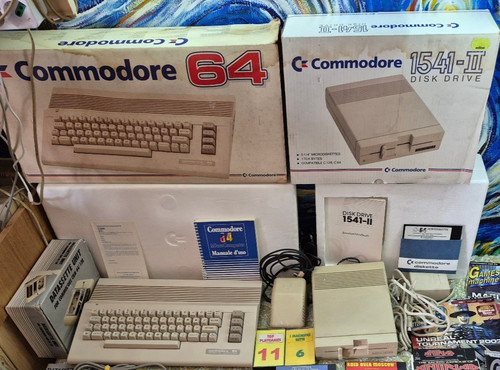 Commodore boxato floppy - 64,