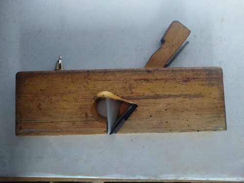 Vecchio attrezzo pialla - vecchio,