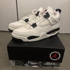 Air Jordan 4 Retro Flight Club