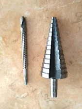 1 fresa per ferro da 5 a 30 mm. + 1 punta fresa da 6 mm. usate in ottimo stato.