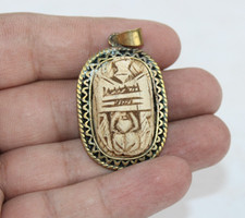 CIONDOLO UNICO FATTO A MANO