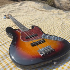 Sunburst Jazz Bass Style basso