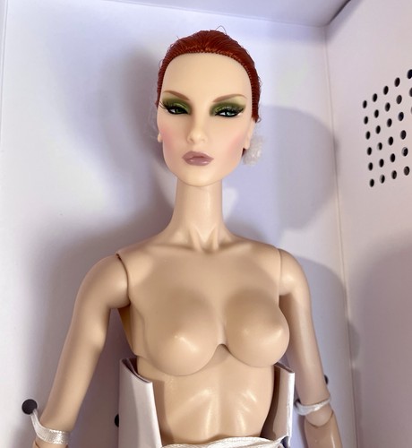Nuova bambola nuda - 2, mani