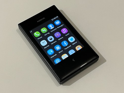 Raro nokia asha 501 - raro, rm-920