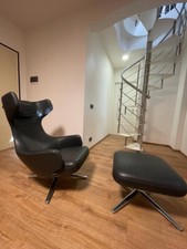 poltrona grand repos + ottomano di VITRA disegnata dall'architetto Citterio