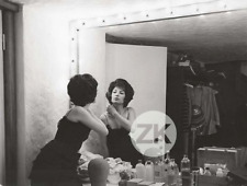 LA NOTTE Monica VITTI Nuit ANTONIONI Maquillage Miroir Tournage Photo 1961