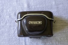 Macchina fotografica vintage Ferrania 3m 3025 con custodia in pelle