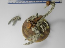 TOMBA SCORPIONE metallo non