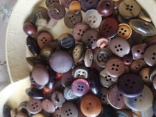 Lotto bottoni vintage marroni, legno e madreperla – mix assortito per cucito