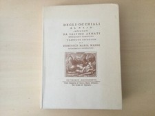 Degli occhiali da naso