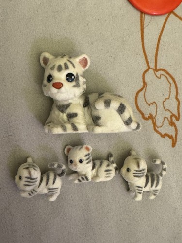 Figurina cucciolo nella mia - cucciolo,
