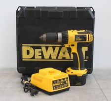 Trapano avvitatore a percussione DEWALT DC745 con caricatore e valigetta di trasporto - tecnicamente ok!