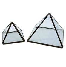 COPPIA ESPOSITORI DA VETRINA-FORMA DI PIRAMIDE-DESIGN-VETRO/METALLO-70' VINTAGE