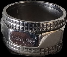 Anello Calvin Klein unico nel