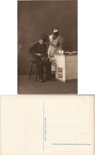 Cartolina soldato con macinacaffè, cuoca foto studio militare 1915