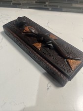 Scatola in legno intagliato