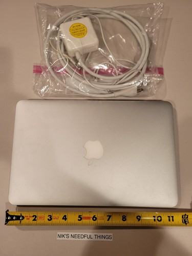 Apple used macbook air - 11",