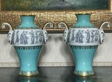 Coppia di vasi in porcellana