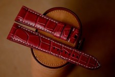 Cinturino in pelle bordeaux