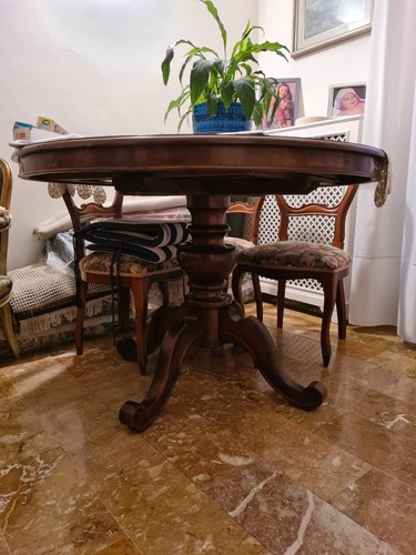 Tavolo tondo noce - tondo, sedie