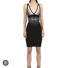 Iconico mini abito nero e