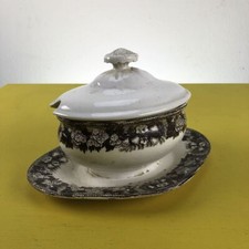 antica salsiera in ceramica