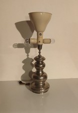 lampada da tavolo in metallo