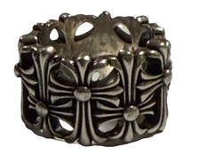 Anello in argento con croce da