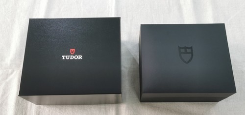 Tudor complete black