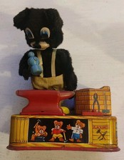 Gioco batteria Vintage Litografato Blacksmith bear Japan Raro orsetto Bianco Tin