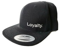 Cappello snapback regolabile