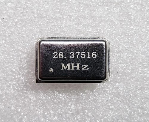 Crystal oscillator commodore - crystal,