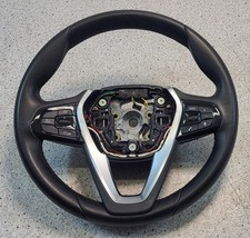 BMW G30 530i, volante sportivo